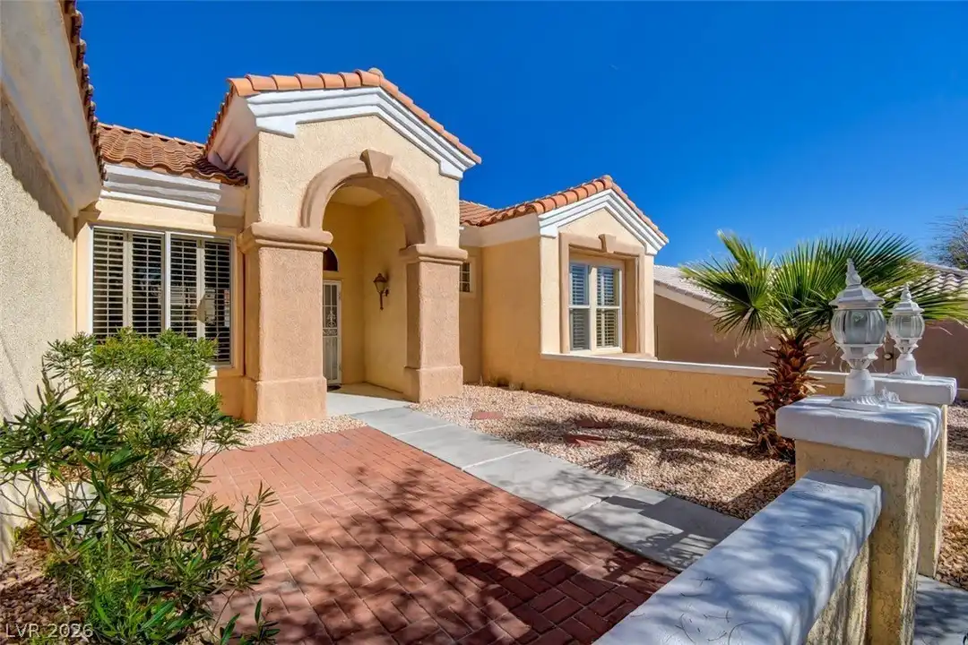 10800 Mission Lakes Ave - More