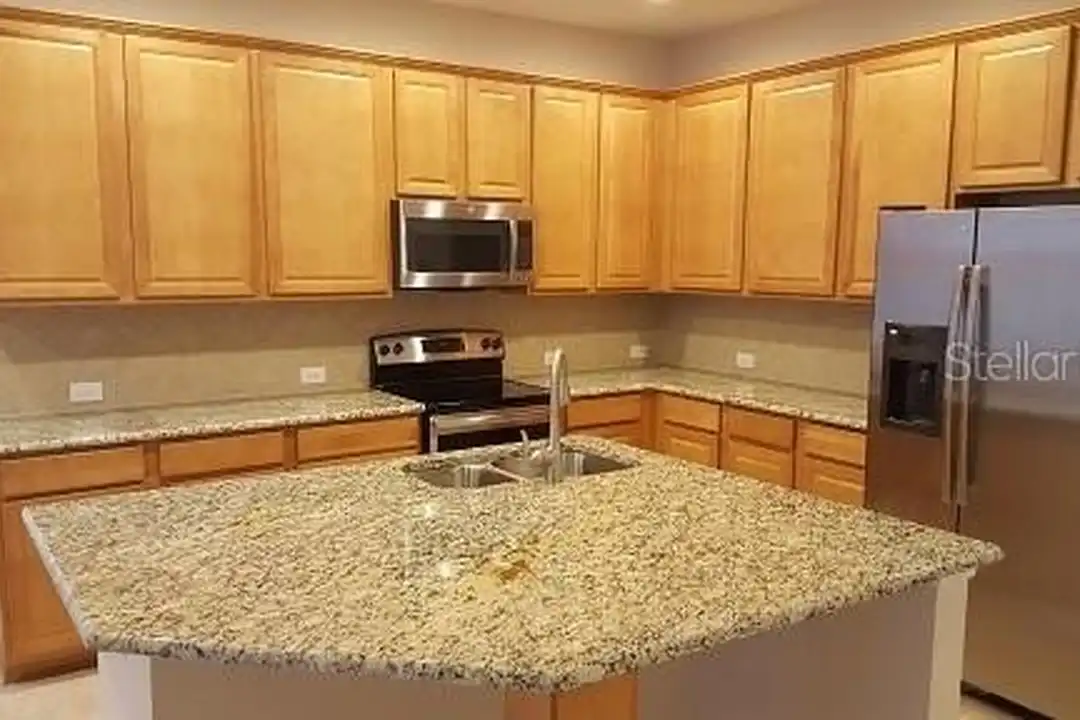 7652 Ripplepointe Way - More