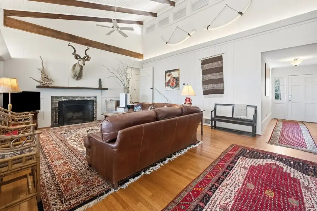 211 Pioneer Loop unit 1490060P - View 4