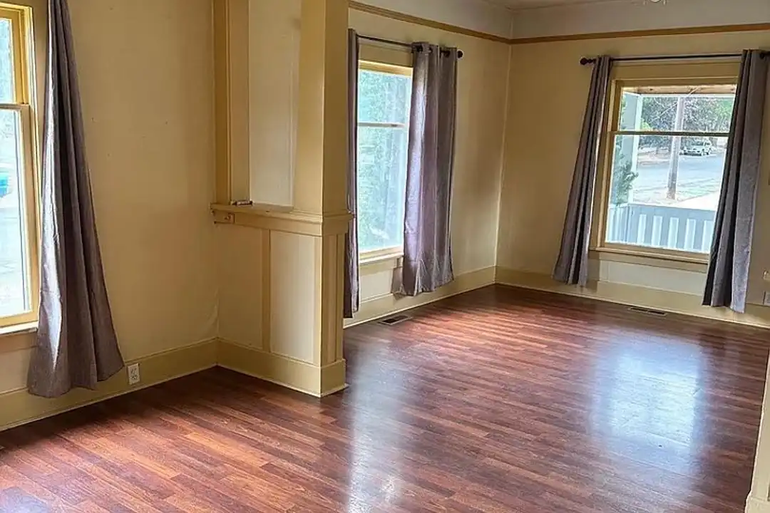 Apartment in Ellensburg - View 4