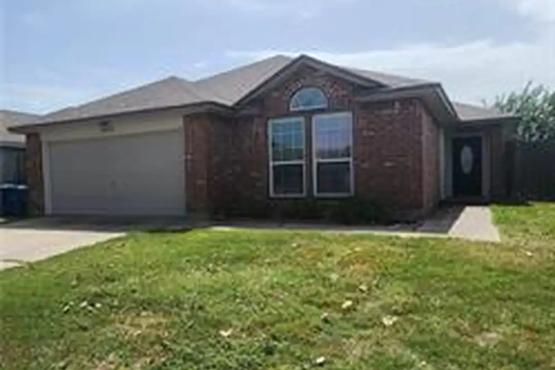 2012 Cottonwood Dr – photo 1