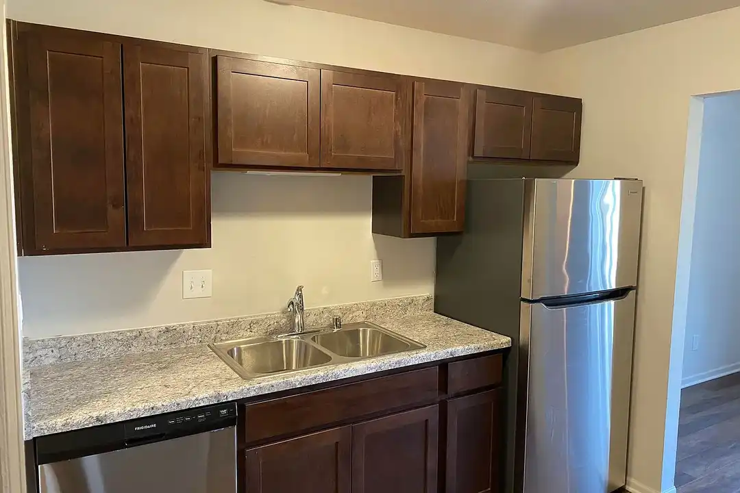 Heather Downs Apartments – photo 1