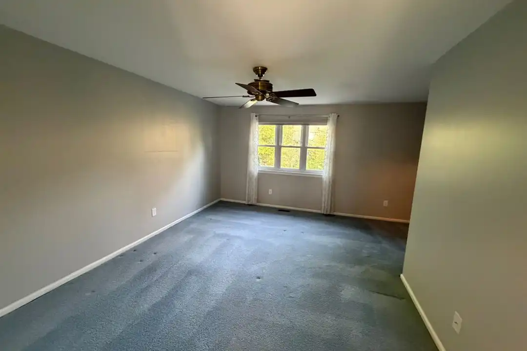 3217 Stockton Pl - More