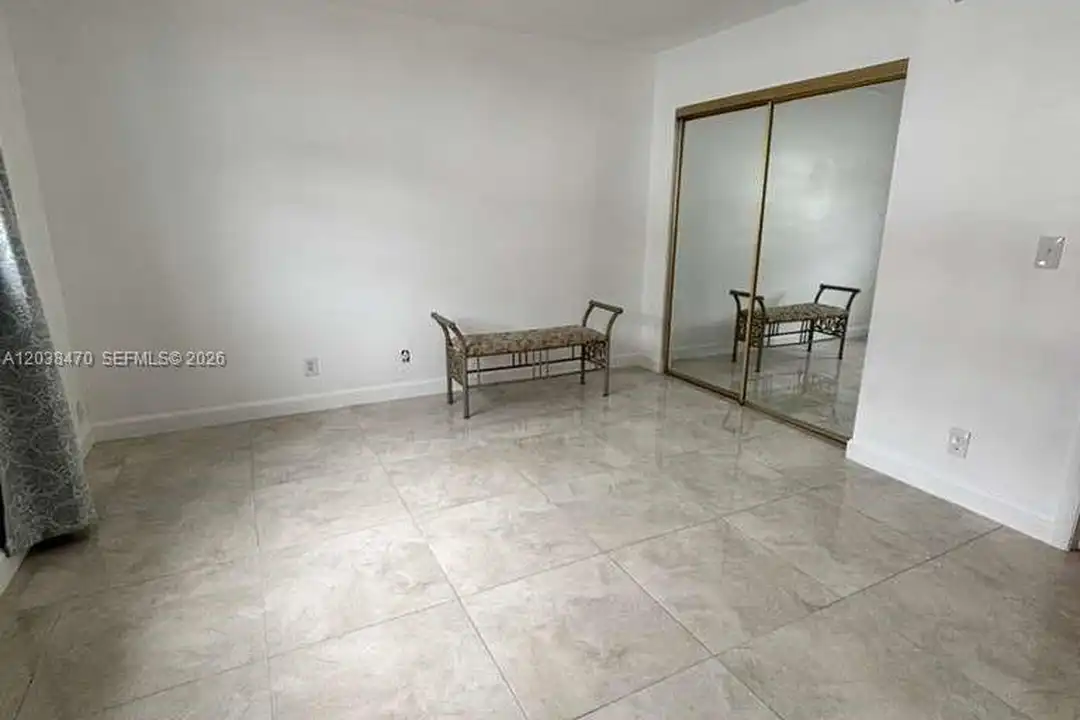 541 Blue Heron Dr unit 215 - View 2