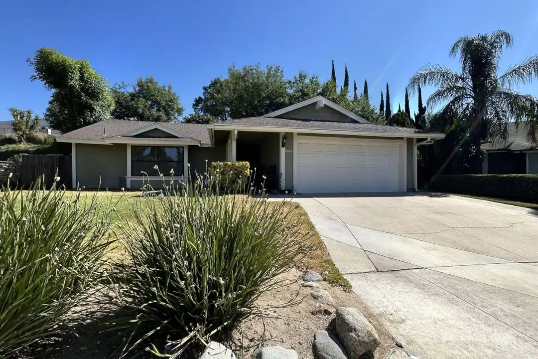 6064 Laura Ln – photo 1