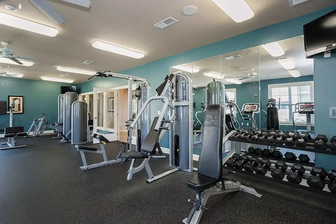 Astoria Apartments – photo 1 of 36