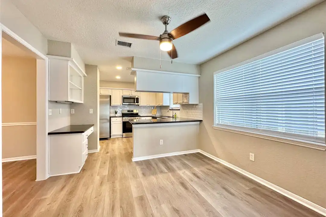 1514 Park Meadow Dr - More
