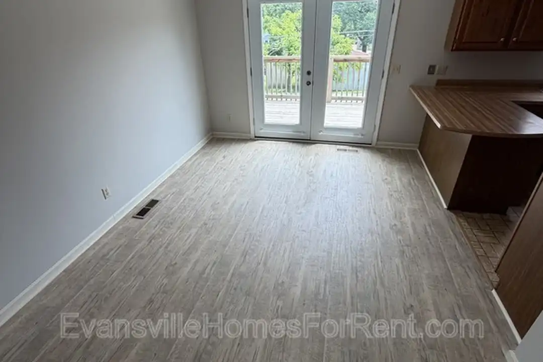 Apartment in Evansville - View 3