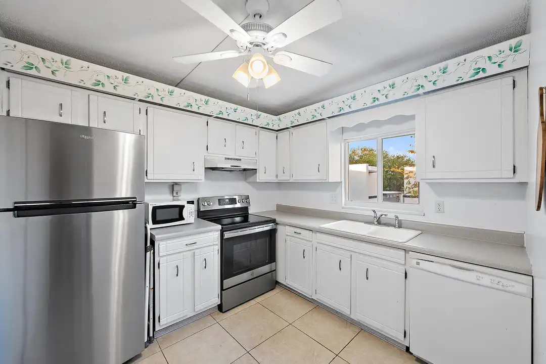 1561 NE 12th Terrace unit C14 - View 5
