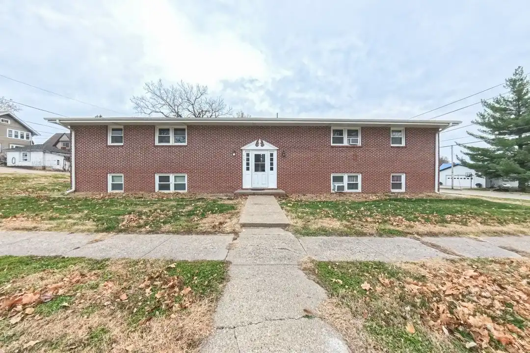 413 S 2nd St unit Unit 3 – photo 1 of 8