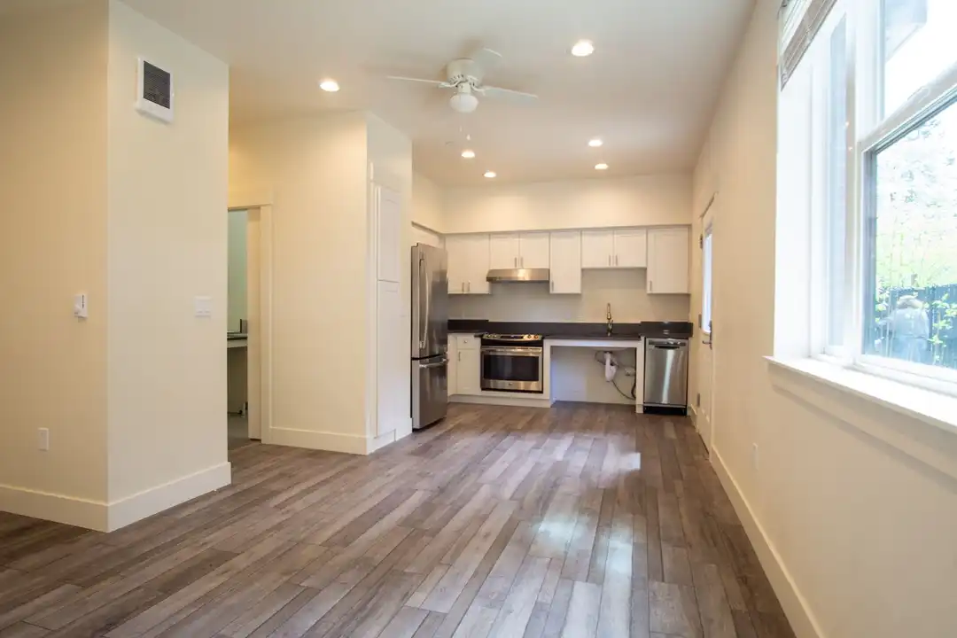 8015 N Oswego Ave unit 02 - View 3