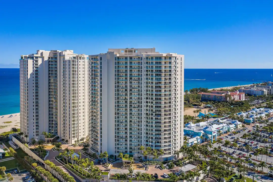 2700 N Ocean Dr unit 304b - View 3