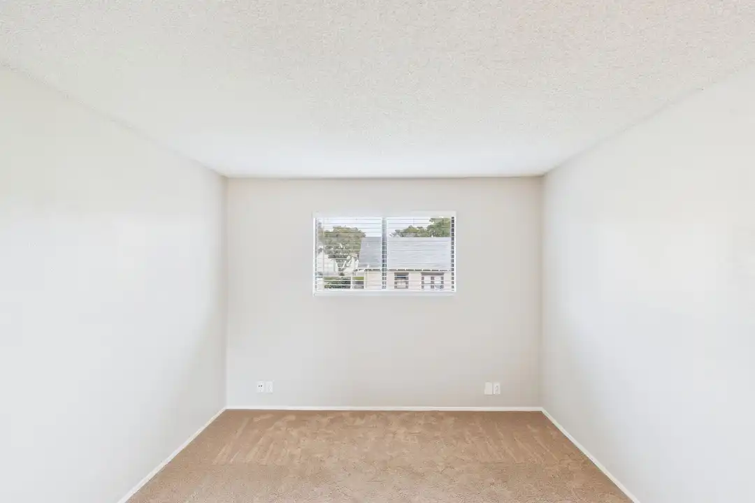 Apartment in Chula Vista - View 3