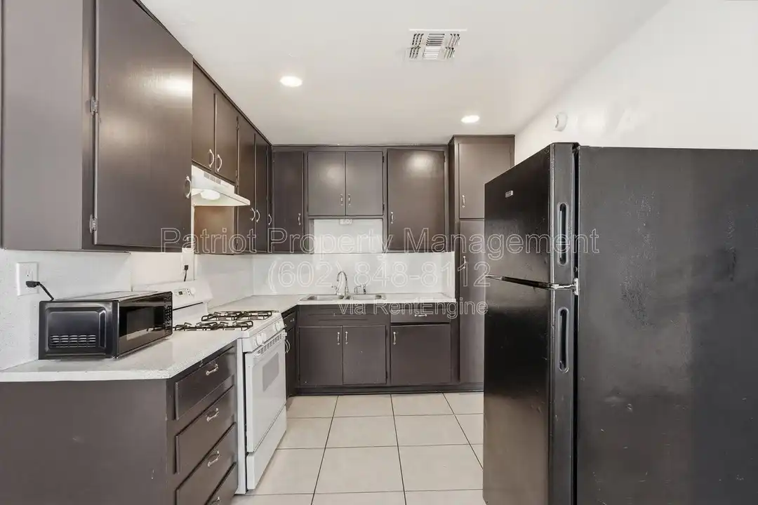6701 N 33rd Ave - View 2