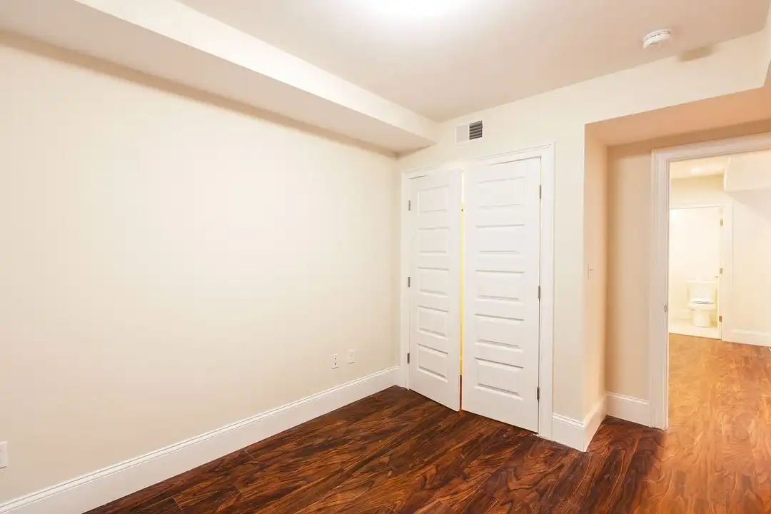1912 Washington St - View 4