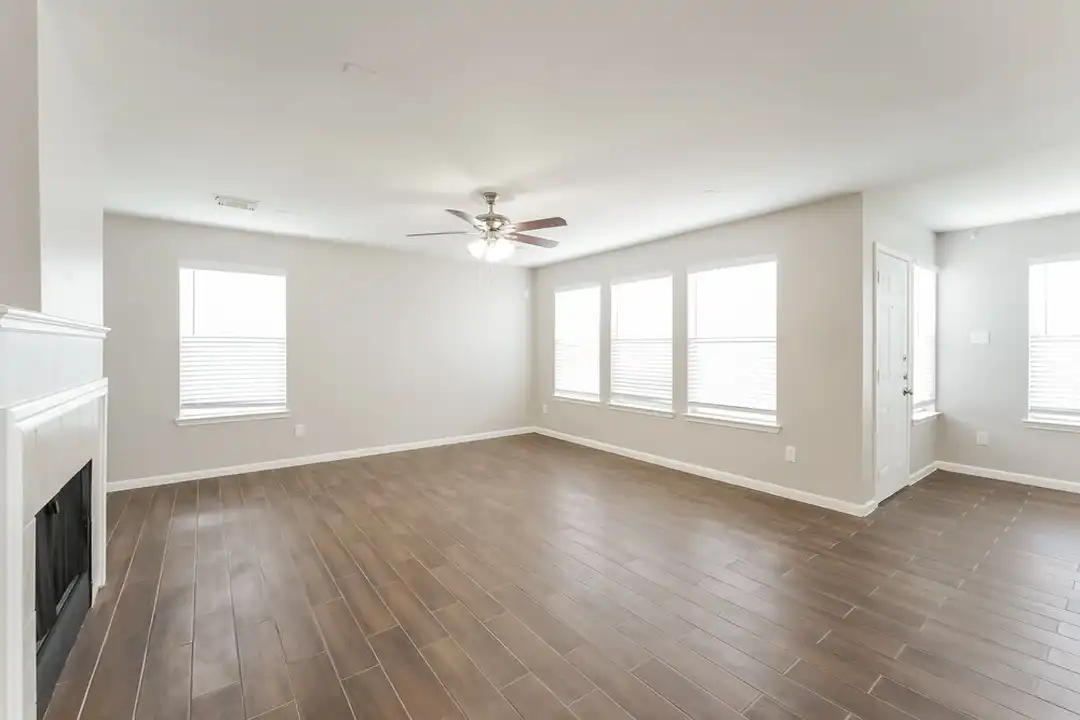 16102 Dawn Marie Ln - View 4