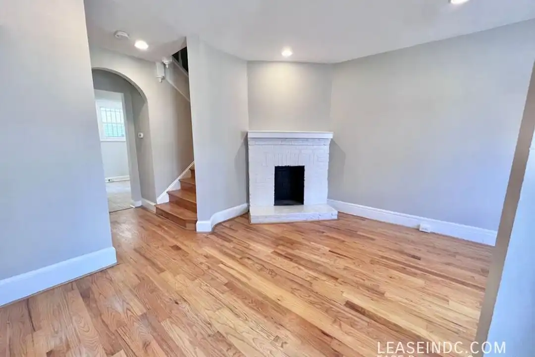 342 Elm St NW - View 6
