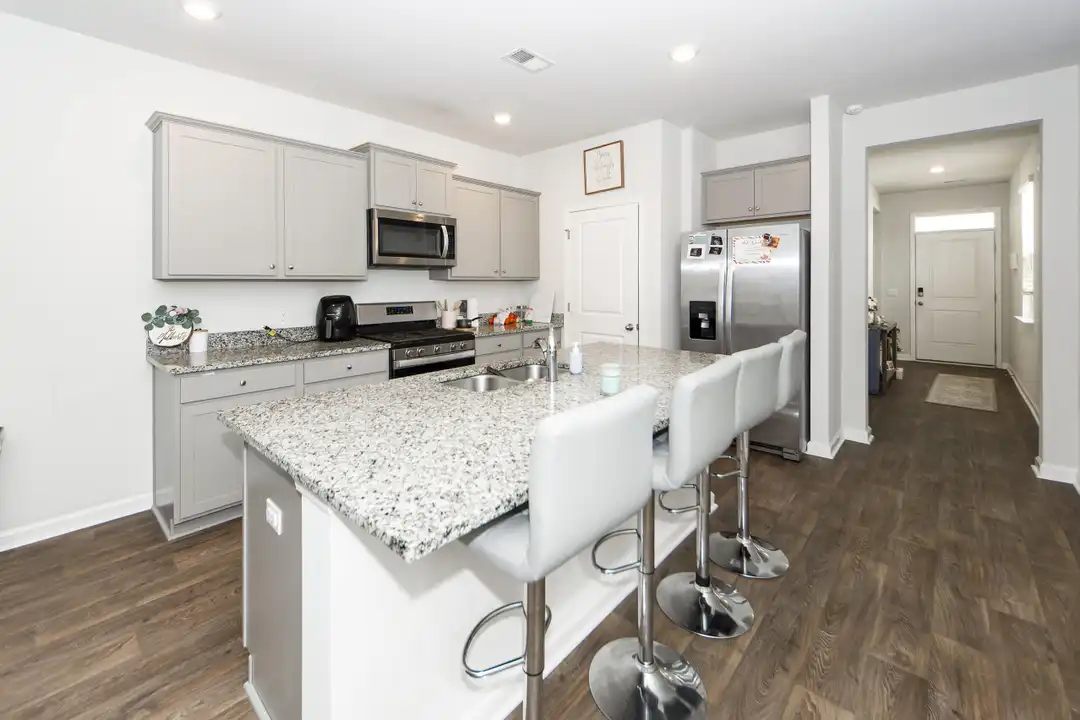 493 Cedarview Rd - View 4