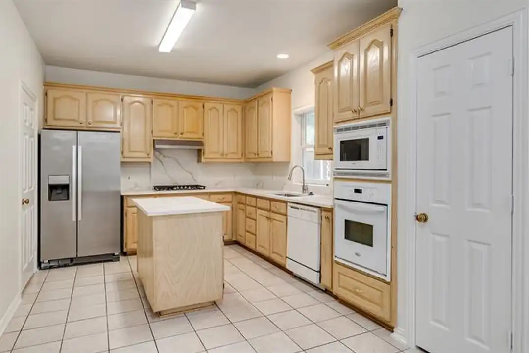 House in Irving - View 5