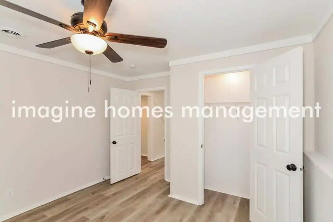 3409 83rd Ave N - More