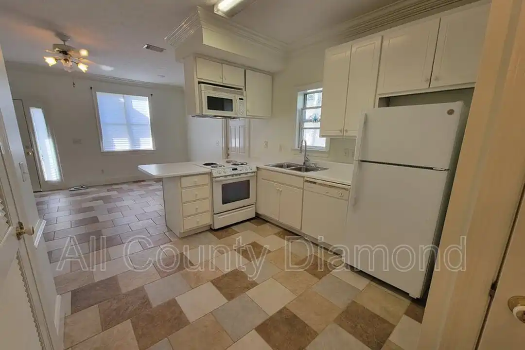 2617 Cypress St - View 5