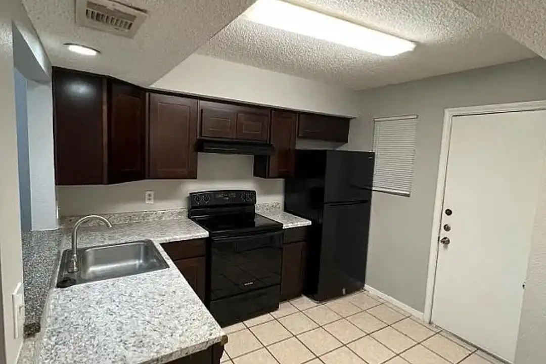 The Villas at Stone Creek – photo 1