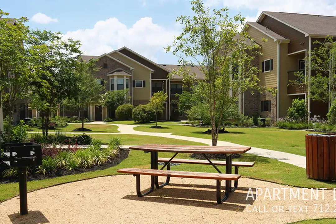 11746 Northpointe Blvd - View 3
