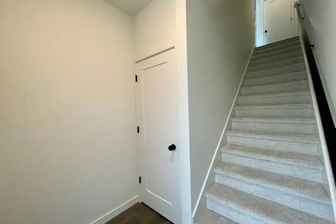 601 SE Spokane St unit # 201 - More