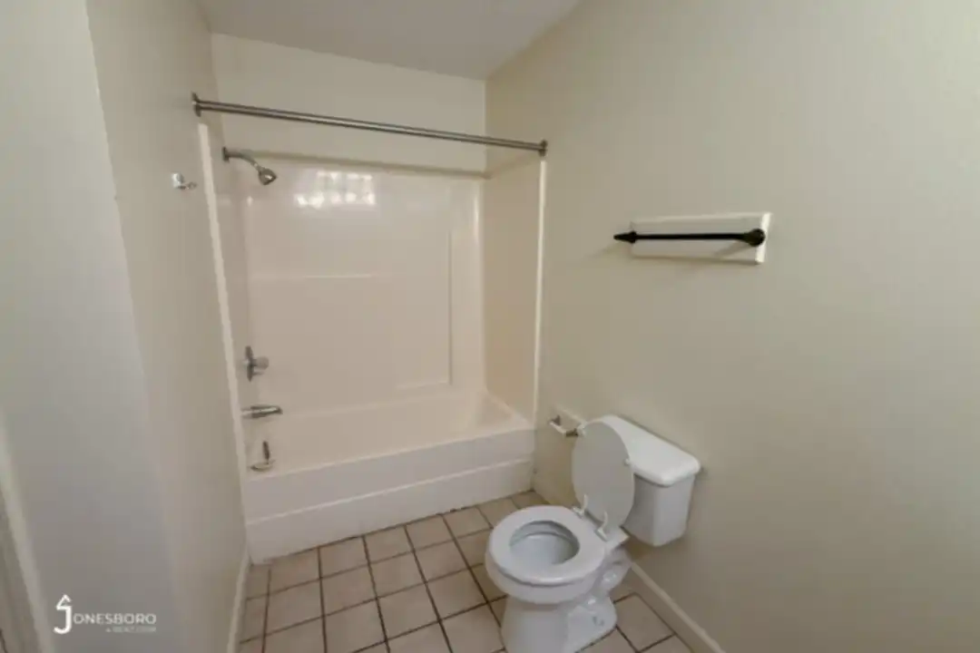 910 Markle St - View 5