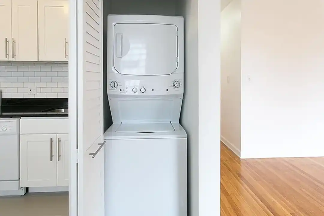 5500 S. Cornell Avenue – photo 1