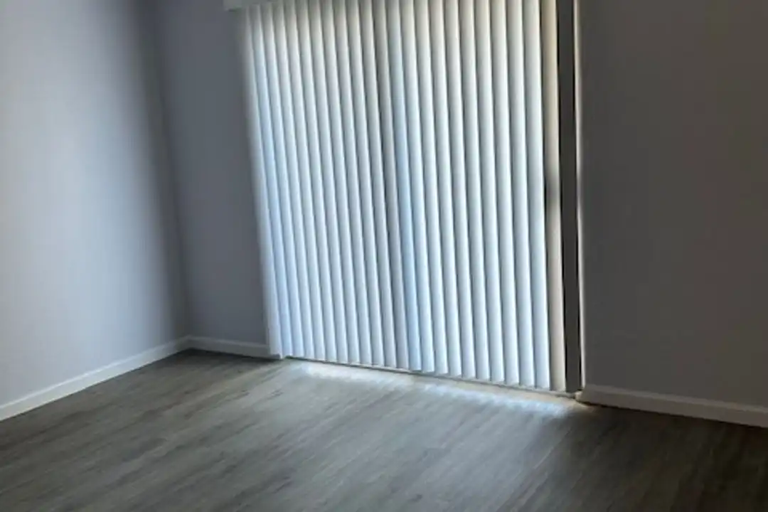 Apartment in Mountain View - View 2