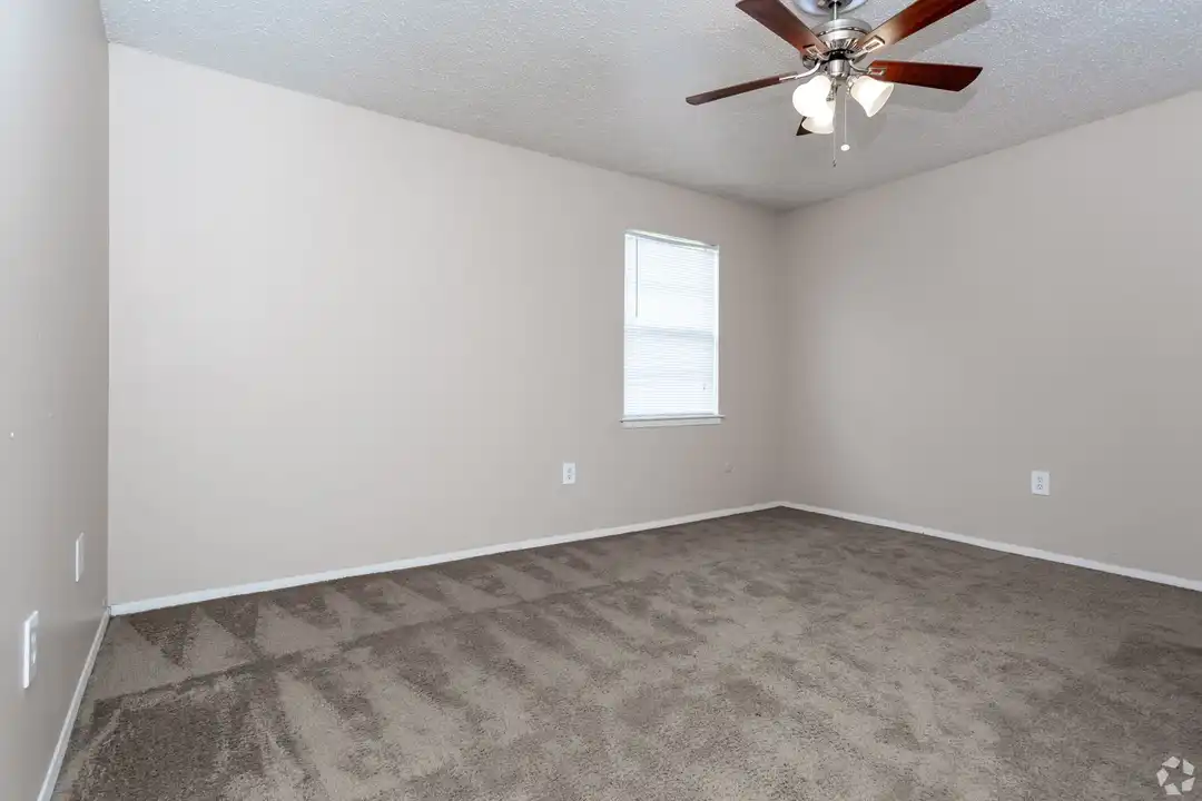 3401 E Marshall Ave - View 5
