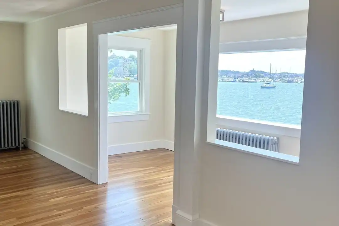 6 Elmwood Ct unit 2 – photo 1