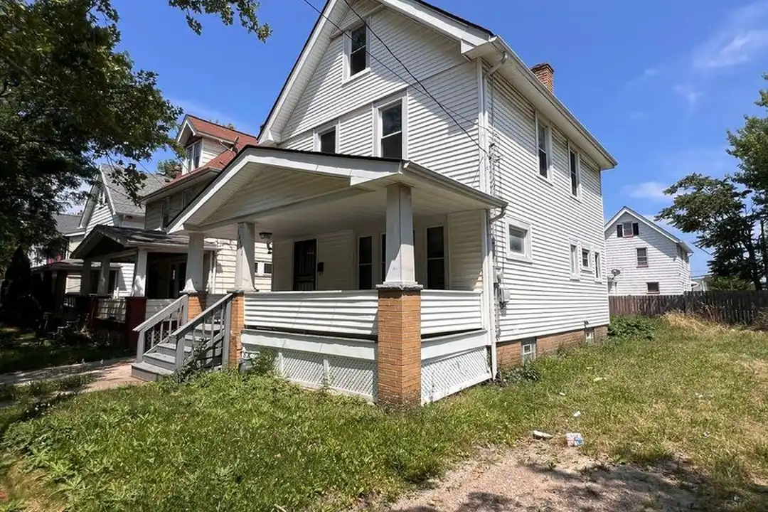 15407 School Ave – photo 1
