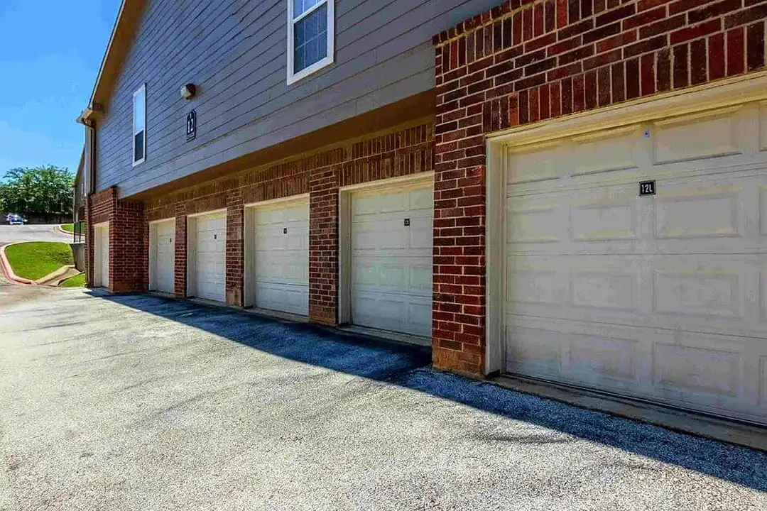 Summer Brook Apartments – photo 1