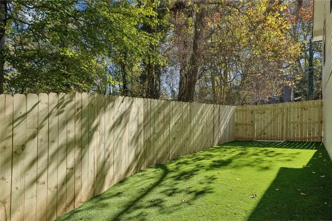 1917 Thompson Ave - View 4