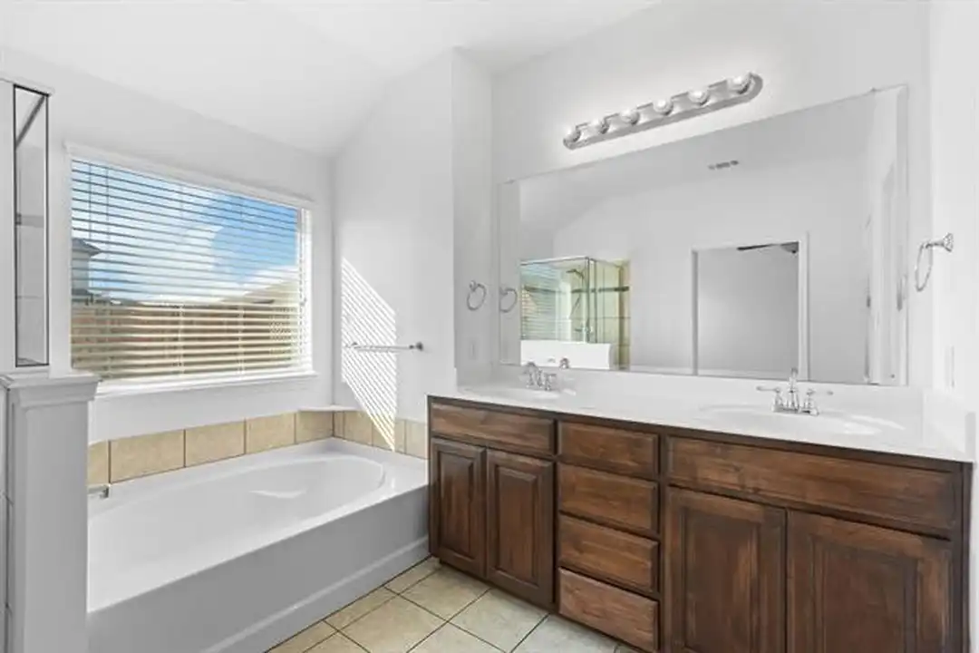 4013 Winter Springs Dr - View 6