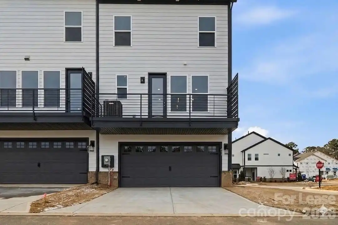 411 Silver Star Blvd - View 2