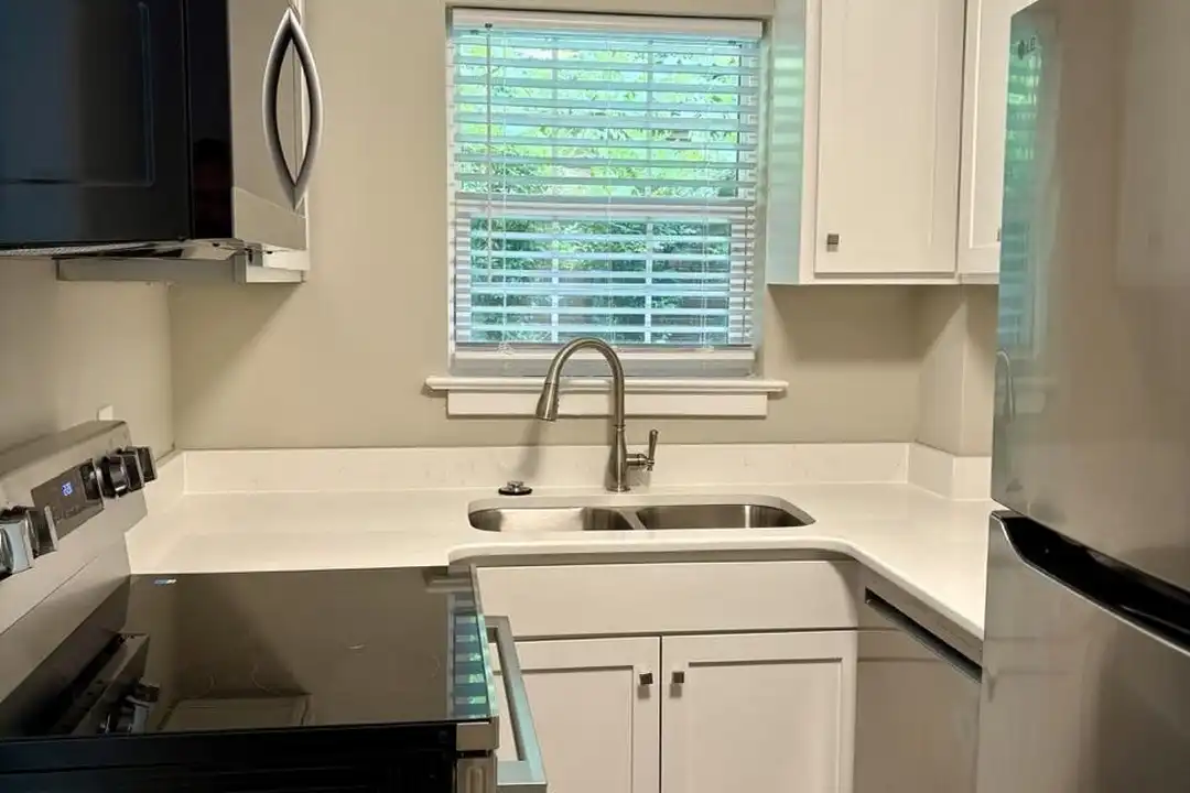 2846 Walton Wy #7 - View 3