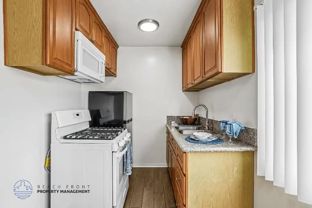 11100 Pangborn Ave - View 4