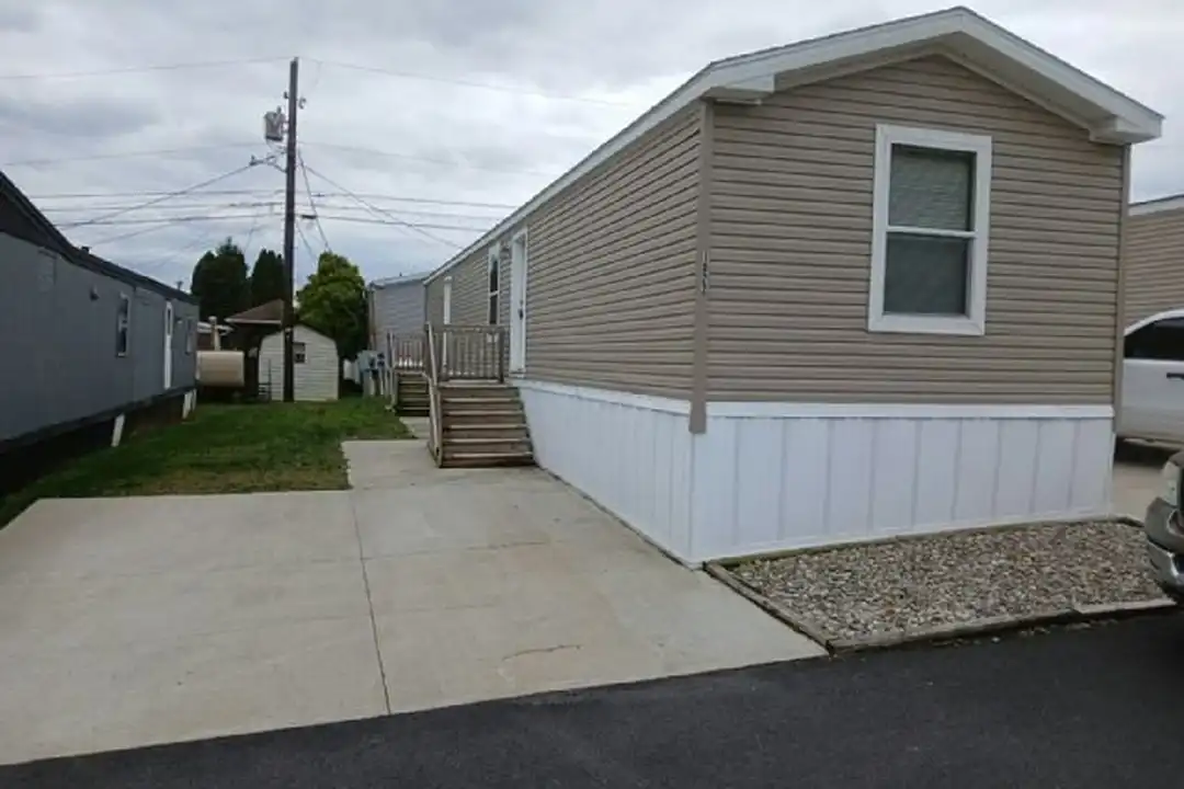 1022 Dogwood St #422, Laurys Station – photo 1 of 16