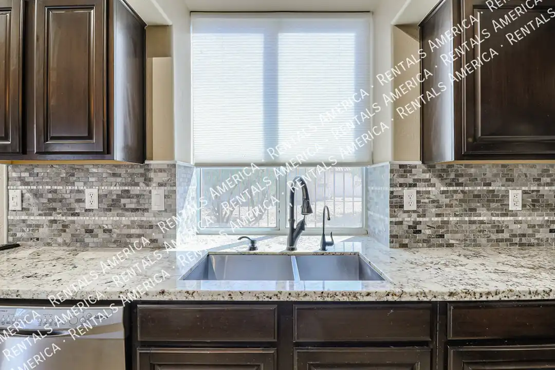 20669 N 41st Ln - More