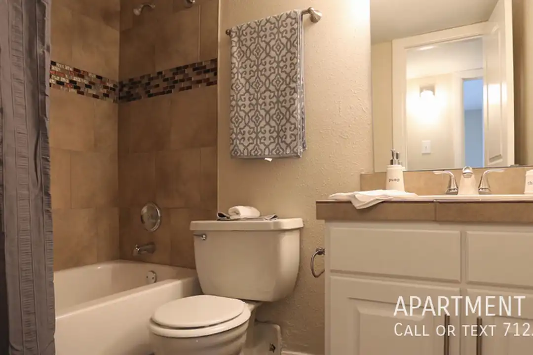 70 Northpoint Dr – photo 1