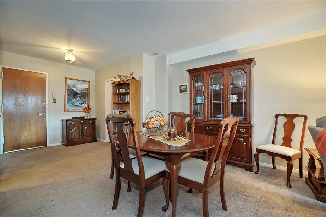 320 Fort Duquesne Blvd #8M - View 3