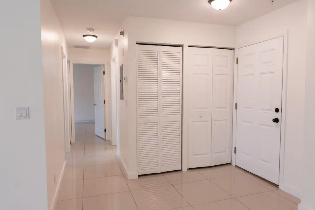 Apartment in Wellington - More