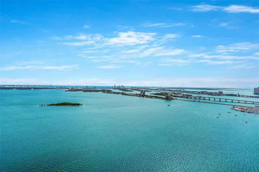 Apartment in Miami - View 2