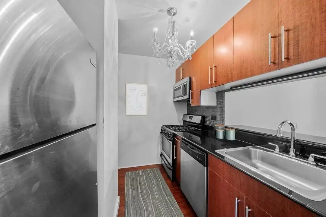 100 John St unit 2013 – pohled 4