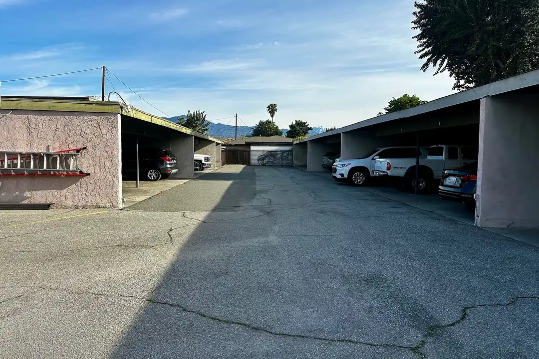 Apartment in El Monte - More