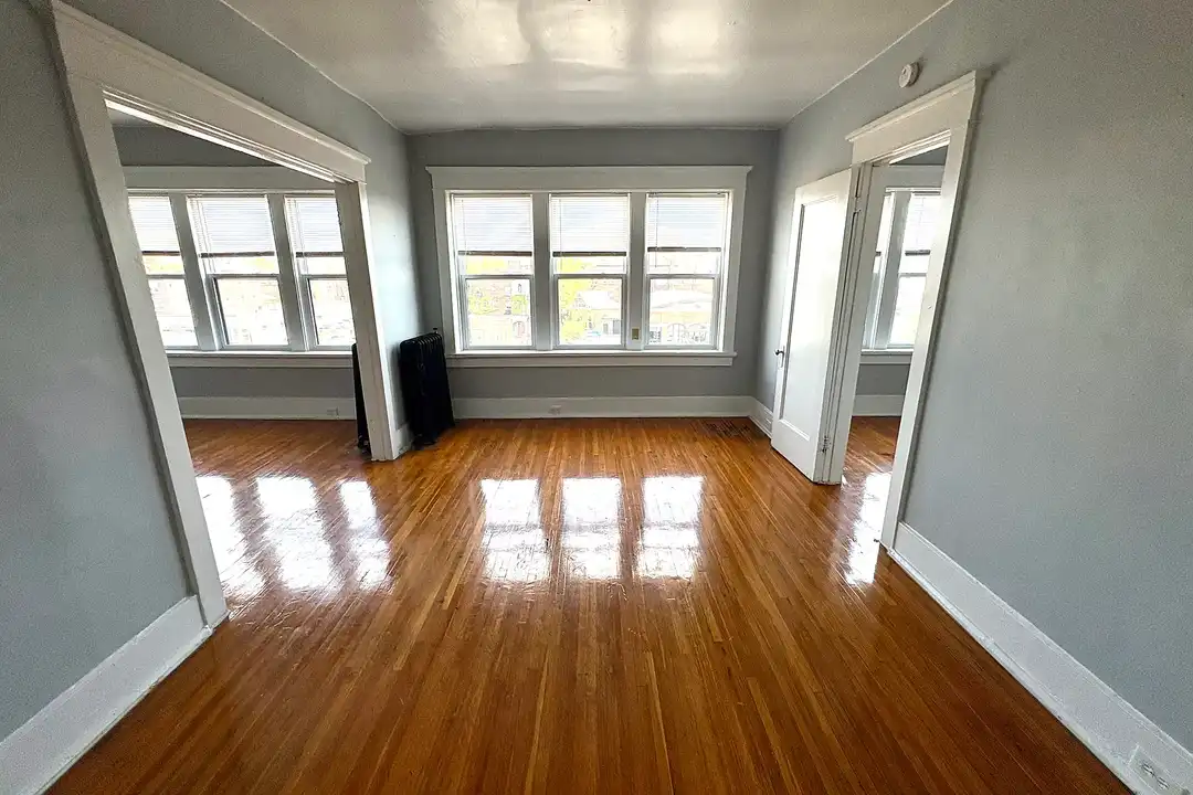Apartment in Detroit, Midtown - View 3