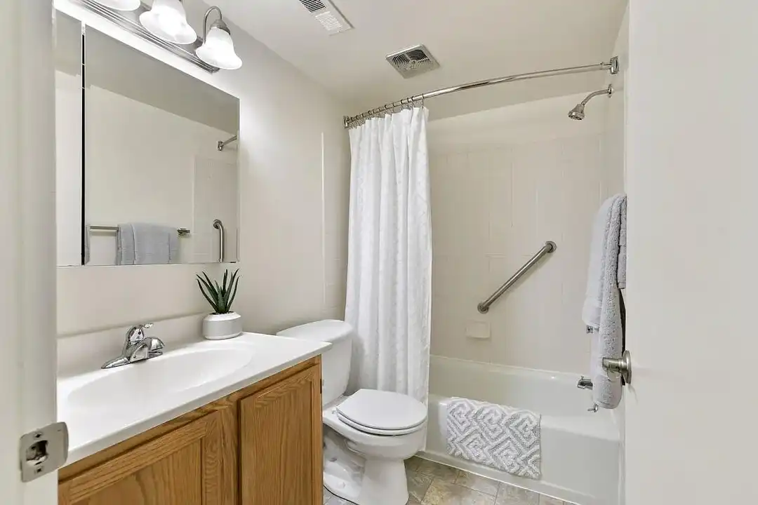Springetts Apartments – photo 1